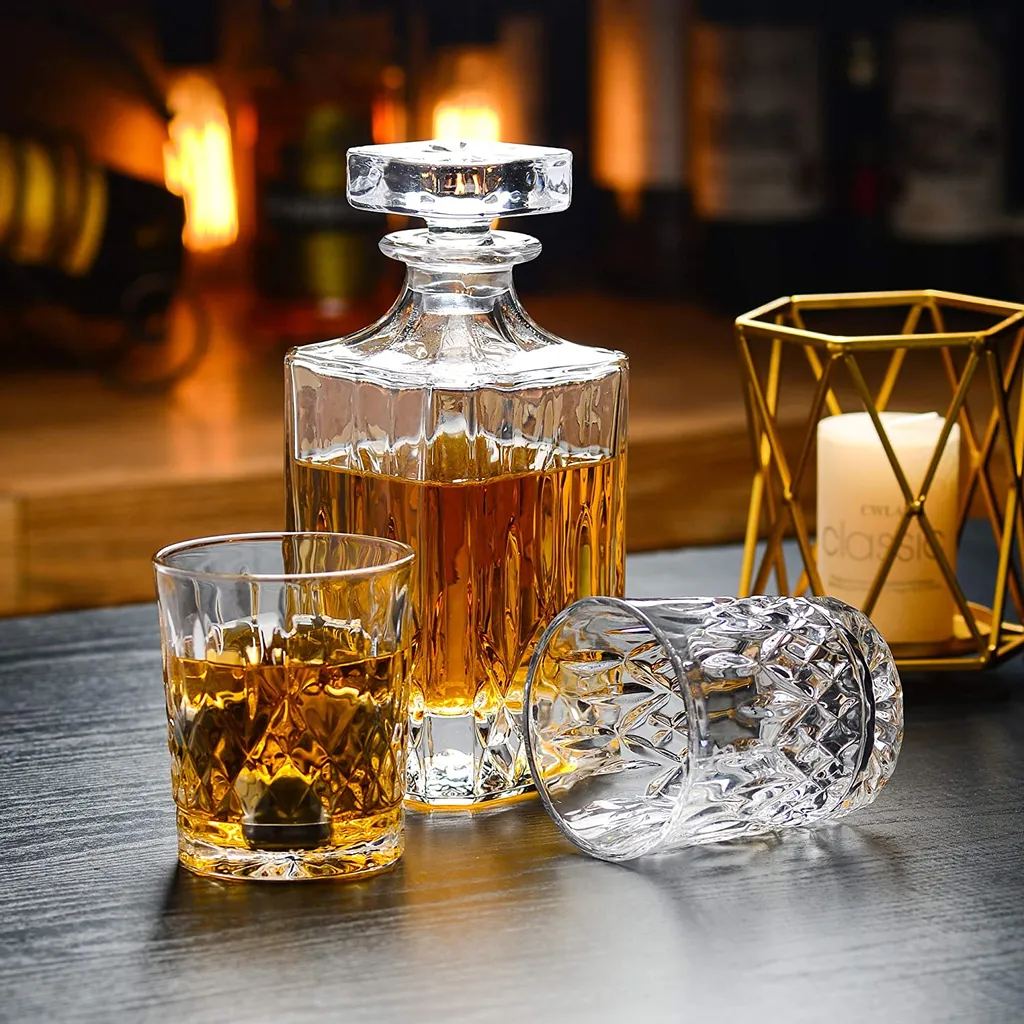 Amisglass Whiskey Karaffe Mit 2 Gläsern, Whiskey Set, 3-teilig, Whisky Dekanter 700ml Und Whisky Gläser 300ml 2 Stück, Kristallgläser & Longdrinkgläser 5 Amisglass Whiskey Karaffe Mit 2 Gläsern, Whiskey Set, 3-teilig, Whisky Dekanter 700ml Und Whisky Gläser 300ml 2 Stück, Kristallgläser & Longdrinkgläser – Bild 5