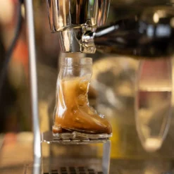 1 Schnapsglas In Ski Form Mit Bindung Und Umhängeband Der Absolute Hingucker -Küchenzubehör 0c45ff13eed3aec9b947135106816bba