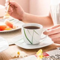 VEWEET Porzellan Tafelservice 'Aviva' 100-teilig Set, Kombiservice Mit Dessertteller, Speiseteller, Suppenteller, Müslischalen, Kaffeebecher, Kaffeetassen Set, Eierbecher, Milch- Und Zuckerset -Küchenzubehör 1174cd232faed9105fc00615e424ef27