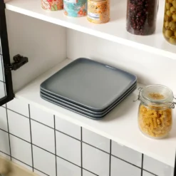 LOVECASA Tafelservice, 4-tlg Set Quadratische Speiseteller Aus Steingut, Flachteller, Frühstücksteller Für 4 Personen, Grau -Küchenzubehör 1a8460c68750a18e0fb6dcb4d8ad385e