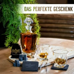 Whisiskey - Whisky Karaffe – Twisted Dekanter Set - Whiskey Karaffe Set - 1000ML - Geschenke Für Männer - Inkl. 8 Whisky Steine, Zange & 2 Whisky Gläser 10 Whisiskey - Whisky Karaffe – Twisted Dekanter Set - Whiskey Karaffe Set - 1000ML - Geschenke Für Männer - Inkl. 8 Whisky Steine, Zange & 2 Whisky Gläser -Küchenzubehör 1f8633169e6cef22d3f77ee1bc0799e5
