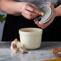 Mason Cash Knoflook Rasp + Kom Innovative Kitchen -Küchenzubehör 1f9b2aef6fd7b556971e6690913d227b