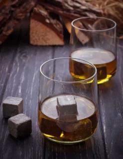 Echos 4er Whisky Steine Set Aus Granit | Wieder Verwendbar | Im Hochwertigem Stoffbeutel | -Küchenzubehör 219bb78da1e6b8272ee881864eda4b44