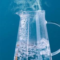 Glaskrug 2 Liter Karaffe Trinkflasche Aus Borosilikatglas Mit Deckel 8 Glaskrug 2 Liter Karaffe Trinkflasche Aus Borosilikatglas Mit Deckel -Küchenzubehör 29662325c24521e523e3a3e85a844c74