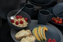 CreaTable 23145 Kombiservice Soft Touch Black Für 4 Personen, Steinzeug, Schwarz (1 Set, 16-teilig) -Küchenzubehör 46d8a13f93622fd2cbd95e3959ce0768