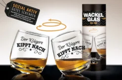 Gilde Wackelglas 2er-Set "Der Klügere Kippt Nach" Designgläser 27cl 8,8cm -Küchenzubehör 4a24f7aa132dee497d00b237132e673a