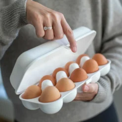 Koziol - Eggs To Go Eierkarton -Küchenzubehör 6e66e5e42b4a7d77bd27963eb6352854